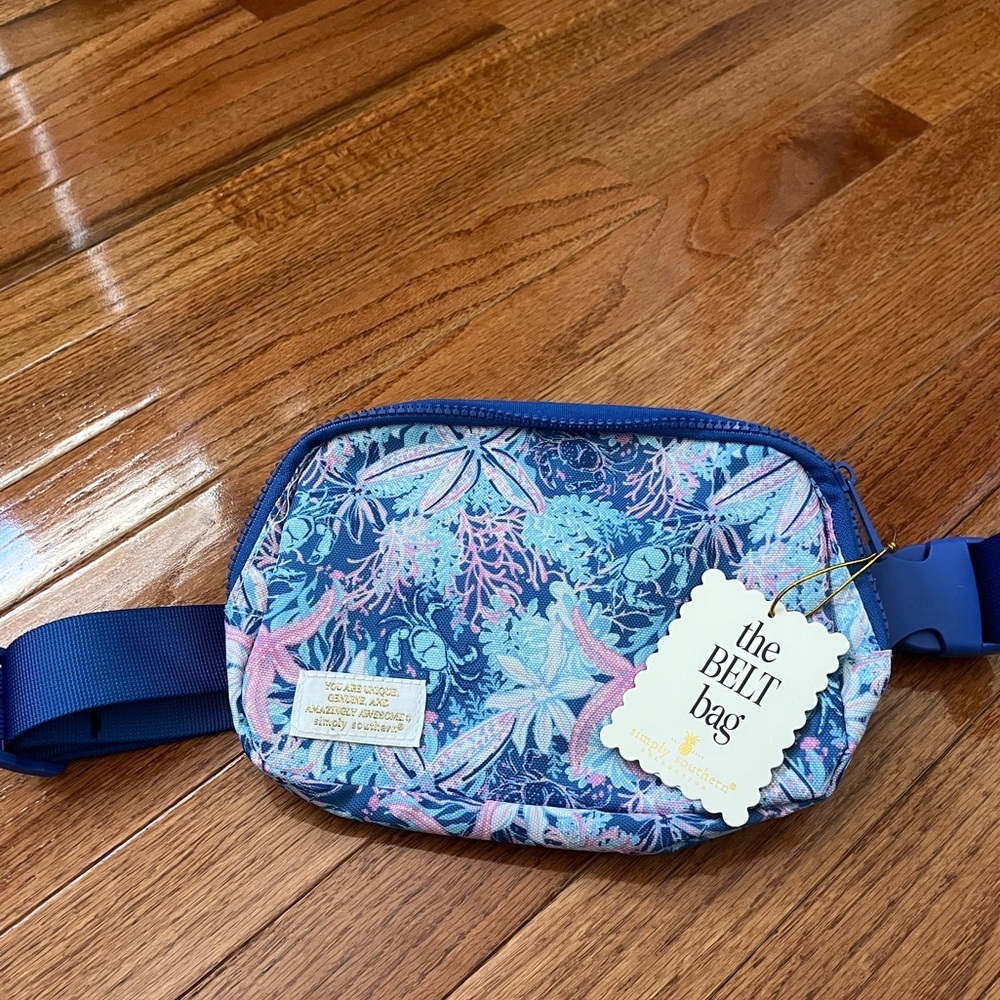 Simply Southern Belt Bag - Starfish Print in blue/pink, NWT - Picture 2 of 10